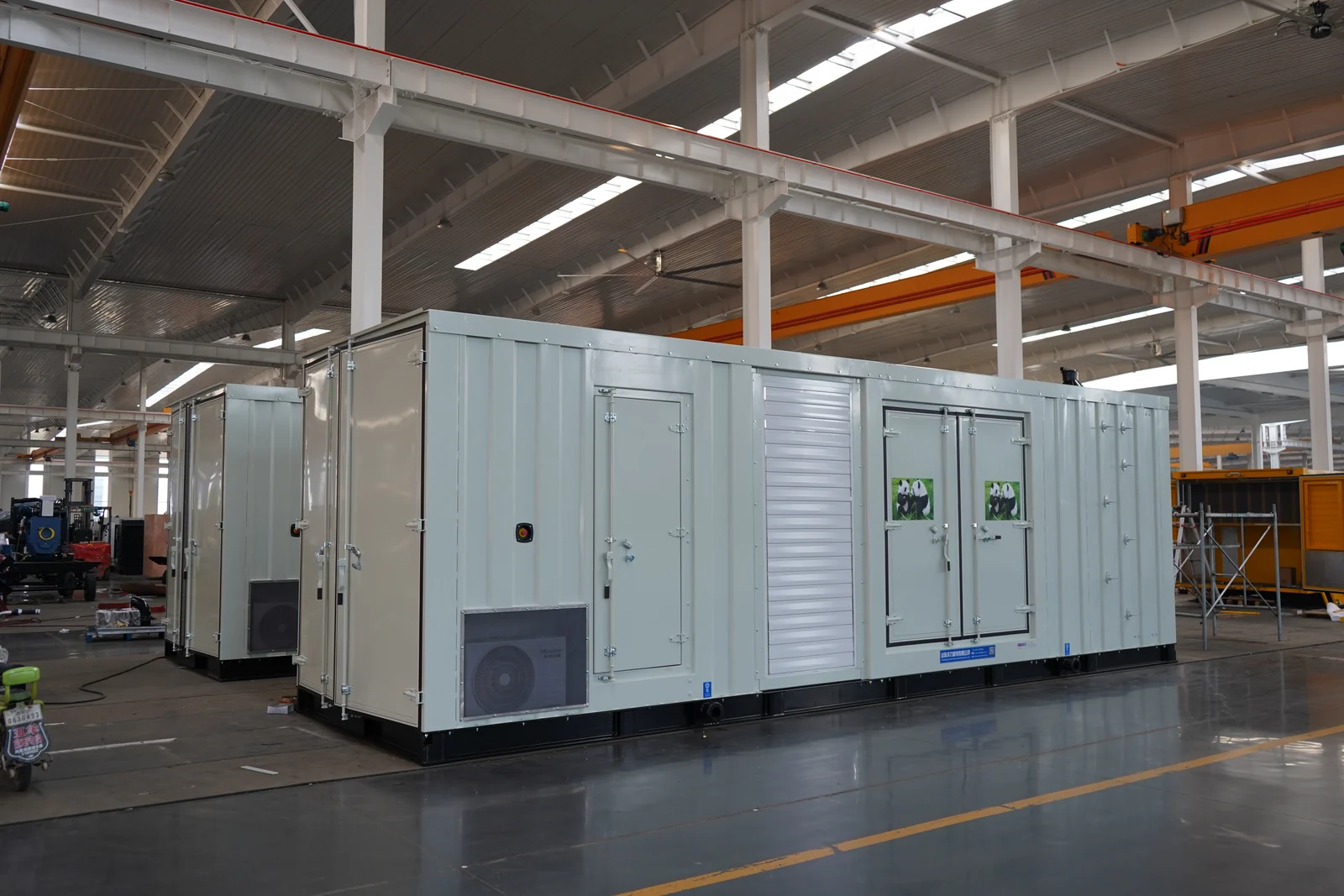 Large containerized diesel generator set