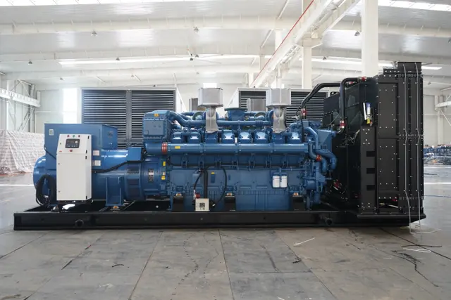 2000kW Yuchai Yingge open genset with separate local control cabinet