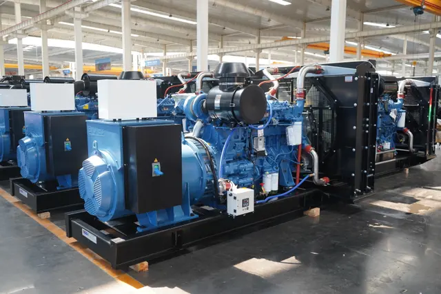 650kW Yuchai Deke open genset with alternator-mounted output enclosure